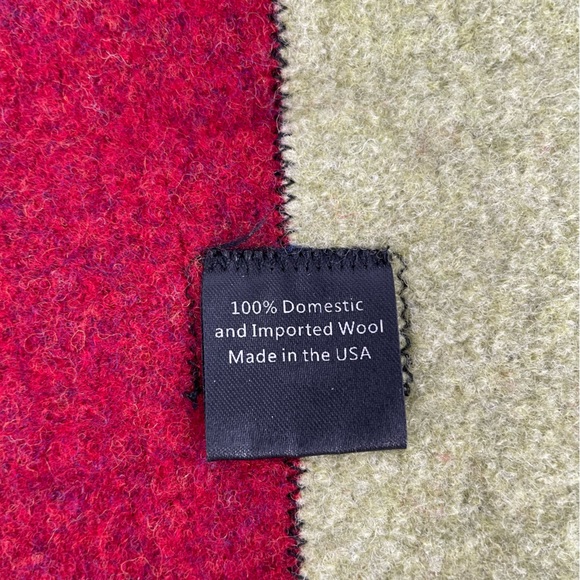 Tamara’s 100% Wool Made in USA Piecework Wrap Button Accented Whipstitched Scarf - Picture 11 of 12